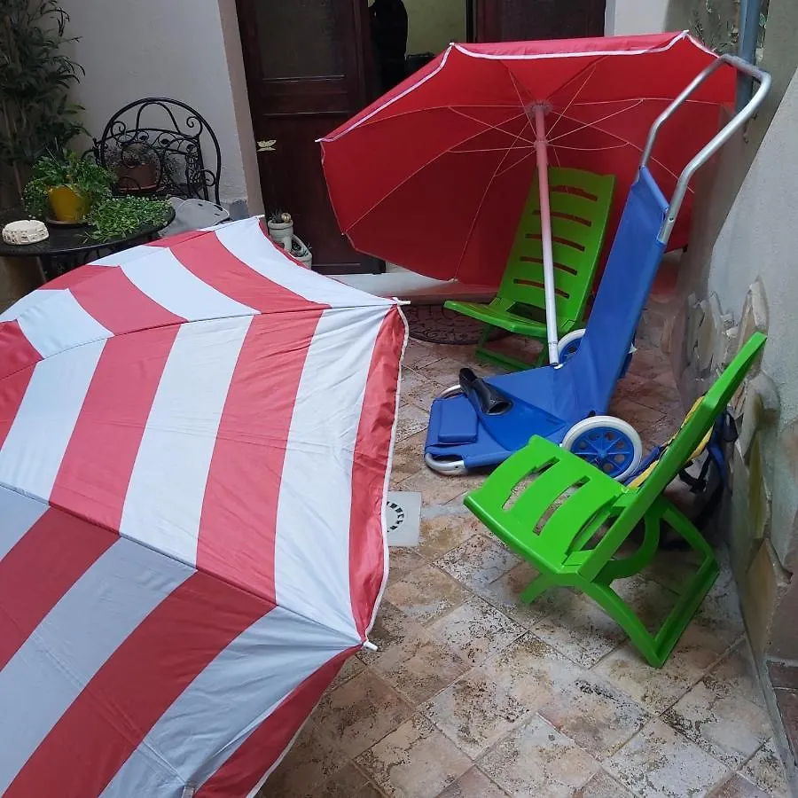 Вилла Casa Dell'Artista Singola E Indipendente Кальяри